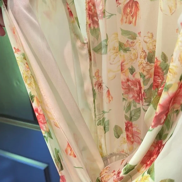 Floral Wrap Romper - Picture 5 of 6